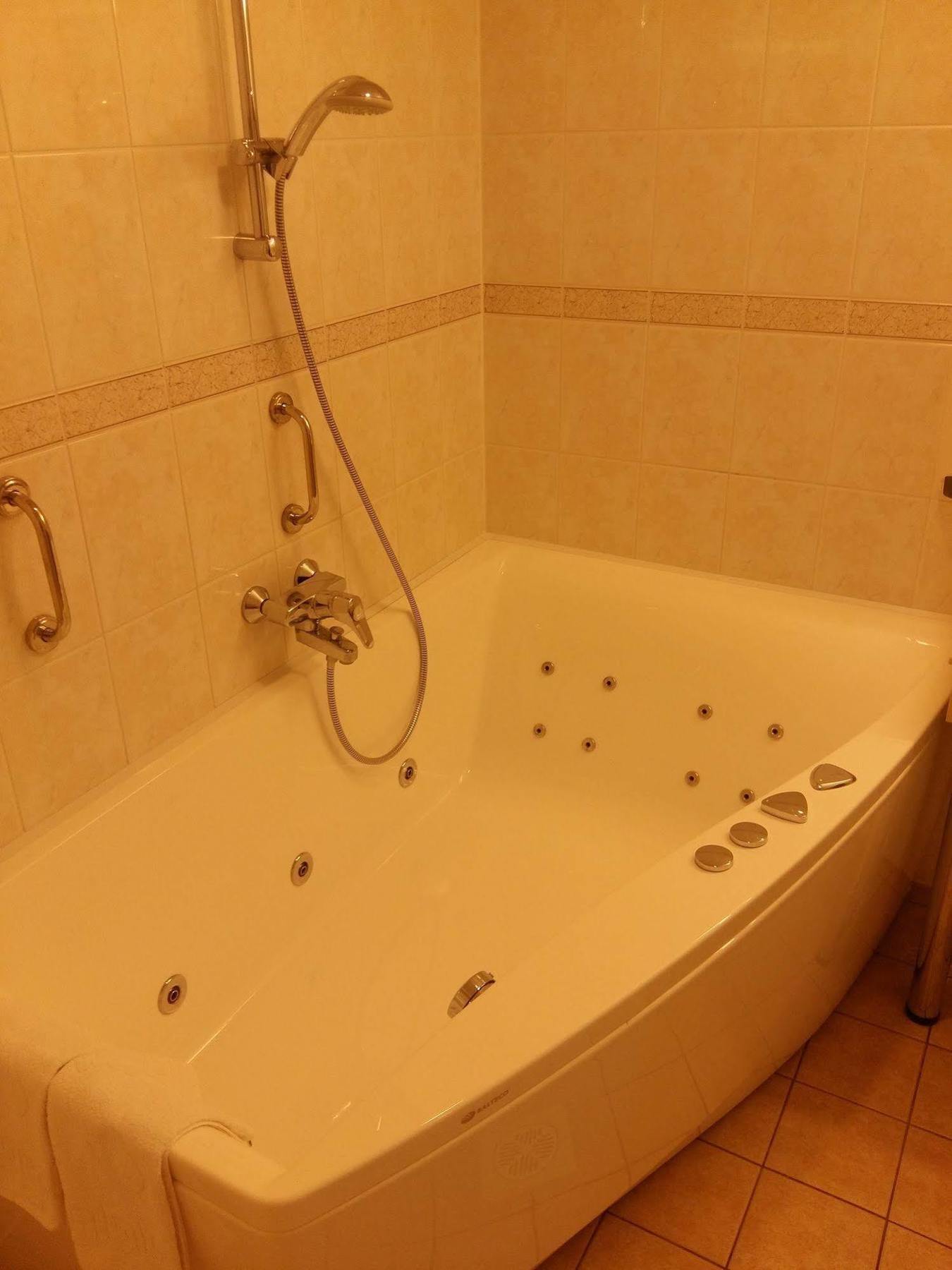 Barclay Hotel Tartu Ngoại thất bức ảnh